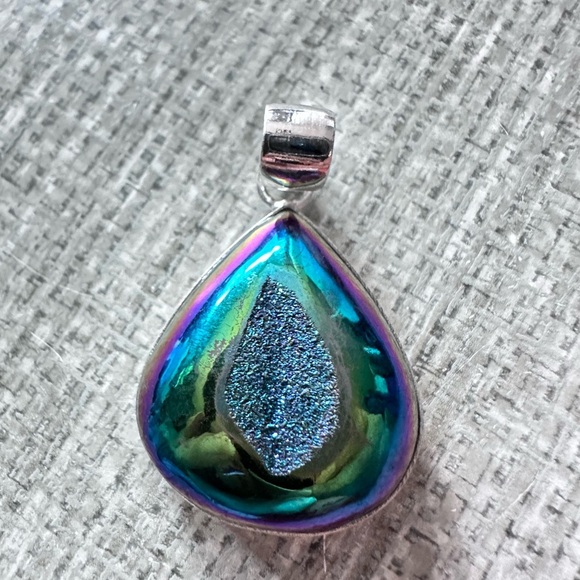 Pendant iridescent rainbow hematite Gemstones Stones Silver Tone 3331 - Picture 3 of 11